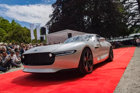 Sở hữu hệ truyền động hybrid gần 1.200 mã lực nên siêu xe này có thể tăng tốc 0-100 km/h trong chỉ 2,5 giây trước khi đạt vận tốc tối đa 330 km/h. Với những thông số và giá trị mà Bergmeister mang lại, chiếc đầu tiên đã được bán ngay tại buổi ra mắt. Tuy nhiên, do đây là bản concept nên Projekt Austro Daimler muốn xây dựng thêm một số bản mẫu trước khi sản xuất thương mại. “Họ hàng” nhà Mercedes-Benz ra mắt siêu xe mạnh 1.200 mã lực