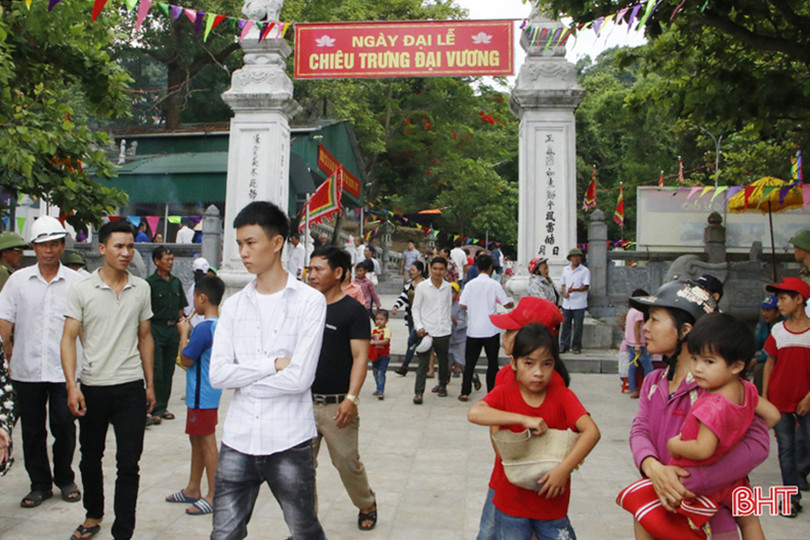 Giao lưu thơ tại Đền Chiêu Trưng Đại Vương Lê Khôi