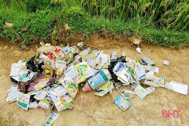 Hàng nghìn nông dân Hà Tĩnh ra quân làm sạch môi trường