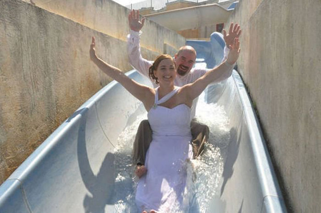 Chụp ảnh cưới đến “thổ dân“ cũng phải bật cười