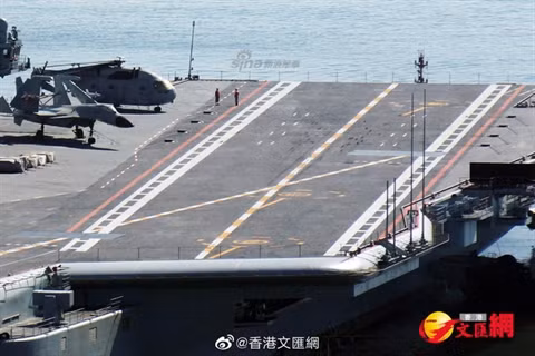 Trung Quốc thử thành công J-15 trên tàu sân bay mới