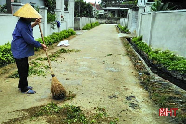 Hàng nghìn nông dân Hà Tĩnh ra quân làm sạch môi trường