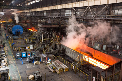 Nhà máy thép Nippon ở Kimitsu, Nhật Bản. Ô tô ngày càng nhẹ - mối đe dọa của các hãng thép