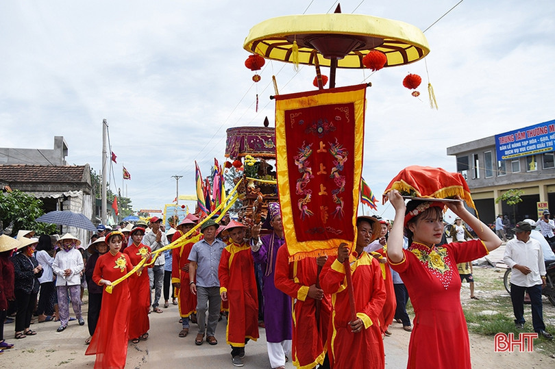 Tưng bừng lễ rước tại hội đền Chiêu Trưng Đại vương năm 2019