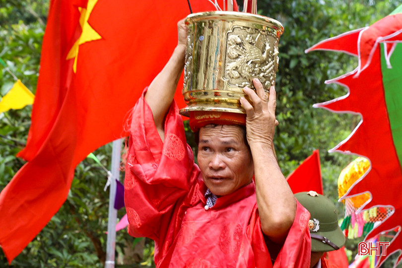 Tưng bừng lễ rước tại hội đền Chiêu Trưng Đại vương năm 2019