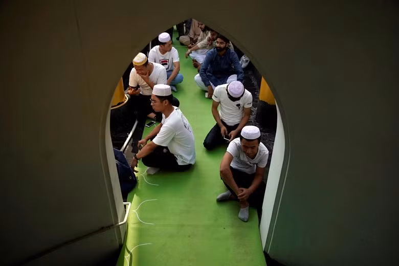 Người Hồi giáo khắp thế giới mừng kết thúc tháng ăn chay Ramadan