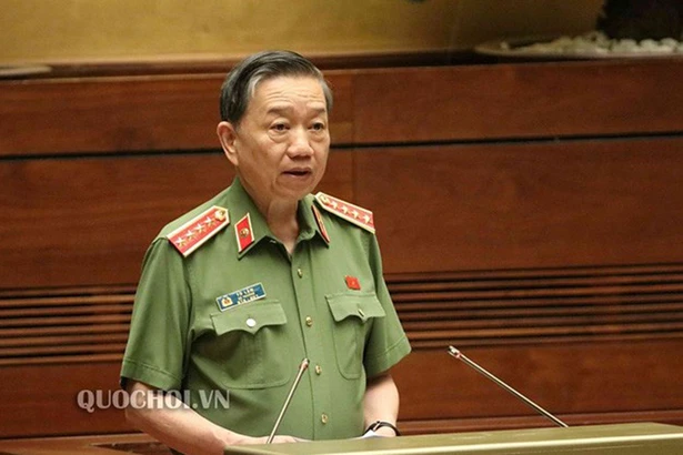 Quốc hội tiến hành chất vấn Bộ trưởng Bộ Xây dựng Phạm Hồng Hà