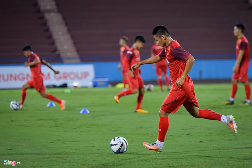 Phạm Tuấn Hải tập hăng say cùng U23 Việt Nam, sẵn sàng cho trận gặp Myanmar