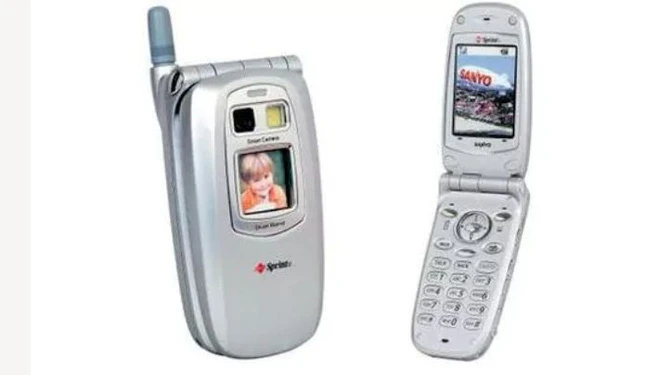Chiếc điện thoại di động tích hợp camera đầu tiên ra đời như thế nào?