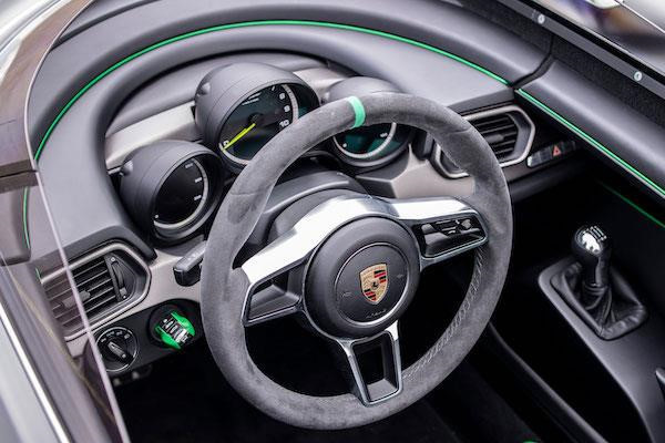 Chiêm ngưỡng mẫu xe thể thao hàng hiếm Porsche Boxster Berspyder