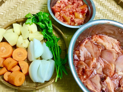 Gà nấu lagu cho ngày cuối tuần