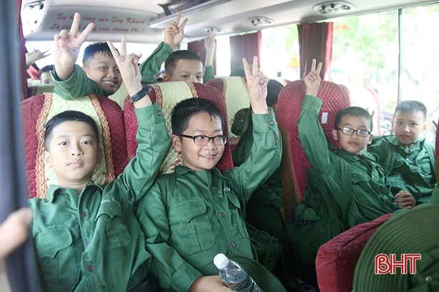 120 “chiến sỹ nhí” Hà Tĩnh lên đường tham gia Học kỳ trong quân đội