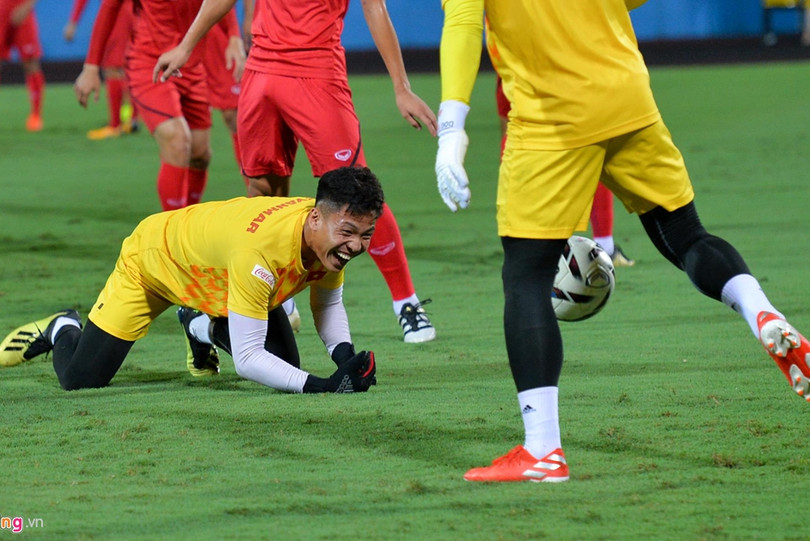 Phạm Tuấn Hải tập hăng say cùng U23 Việt Nam, sẵn sàng cho trận gặp Myanmar