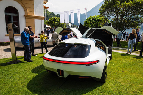 Có mối quan hệ với Mercedes-Benz nên không lạ gì khi Bergmeister ADR 630 Shooting Grand (gọi tắt là Bergmeister) sở hữu kiểu cửa gullwing tương tự những mẫu xe của Mercedes-Benz. Thực tế, phần tay nắm cửa của Bergmeister còn được lấy trực tiếp từ chiếc SLS AMG. Đó chưa phải là bộ phận duy nhất của Mercedes-Benz mà Bergmeister ""vay mượn"". Chiếc concept này còn sở hữu động cơ 6 xy-lanh lấy từ chiếc AMG GT 43 Coupe 4 cửa, trong khi kính chắn gió và hệ thống treo thửa từ chiếc AMG GT. “Họ hàng” nhà Mercedes-Benz ra mắt siêu xe mạnh 1.200 mã lực