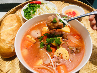 Gà nấu lagu cho ngày cuối tuần