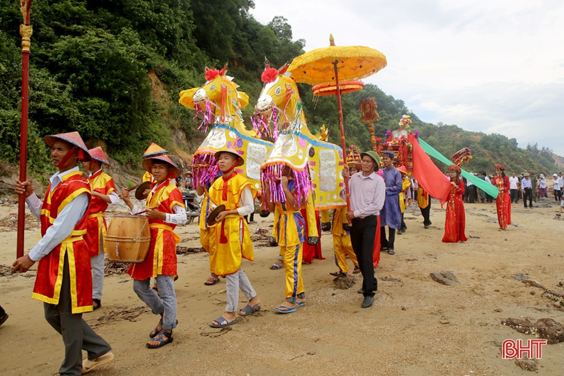 Tưng bừng lễ rước tại hội đền Chiêu Trưng Đại vương năm 2019