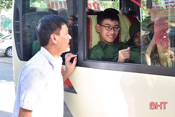 120 “chiến sỹ nhí” Hà Tĩnh lên đường tham gia Học kỳ trong quân đội