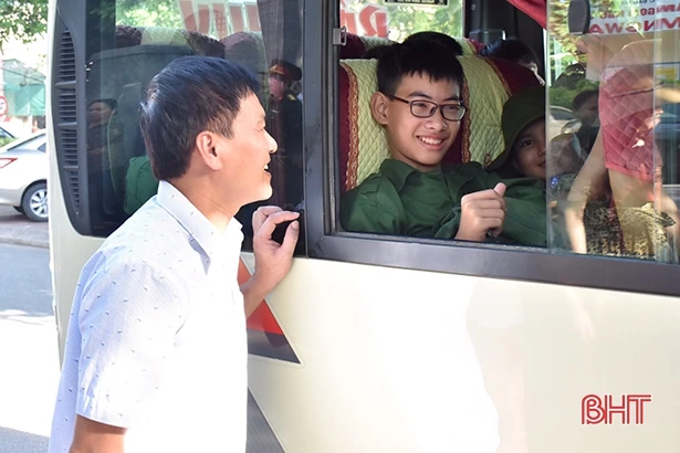 120 “chiến sỹ nhí” Hà Tĩnh lên đường tham gia Học kỳ trong quân đội