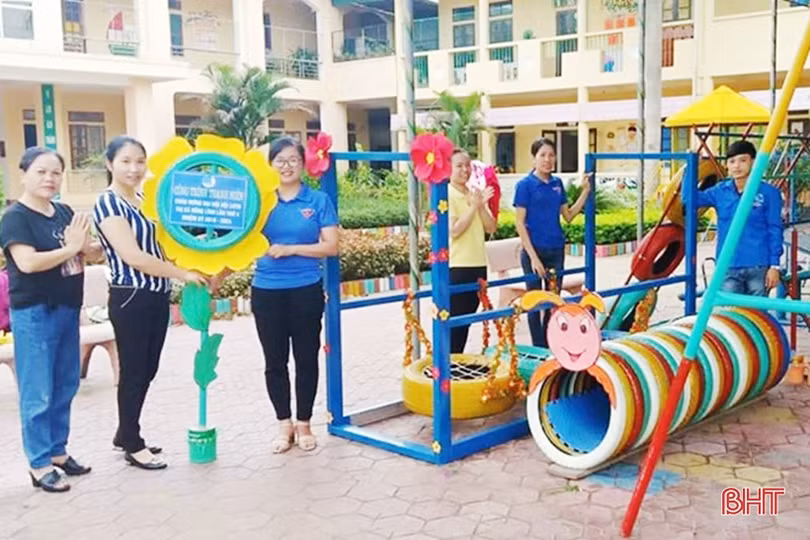 ĐVTN Hồng Lĩnh “hô biến” phế liệu trở thành đồ chơi trẻ em