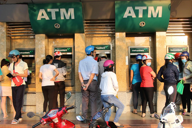 Cách tự bảo vệ trước nguy cơ mất tiền trong thẻ ATM ảnh 1 Cách tự bảo vệ trước nguy cơ mất tiền trong thẻ ATM