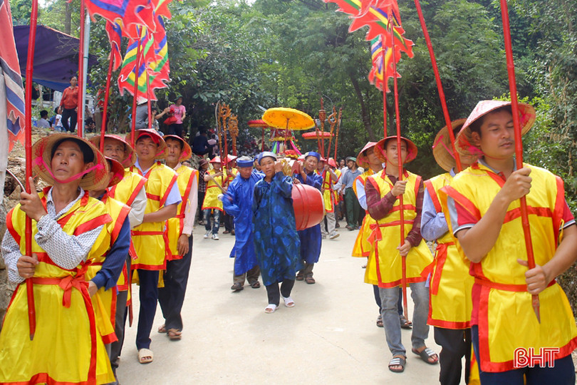 Tưng bừng lễ rước tại hội đền Chiêu Trưng Đại vương năm 2019