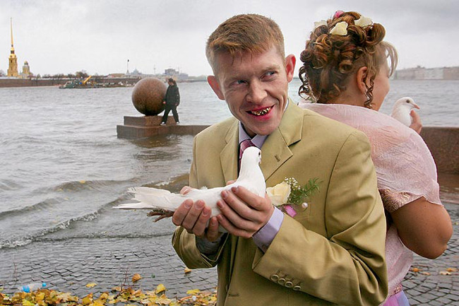 Chụp ảnh cưới đến “thổ dân“ cũng phải bật cười