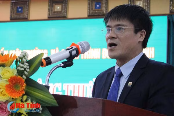 cong ty moi truong va do thi ha tinh don nhan huan chuong lao dong