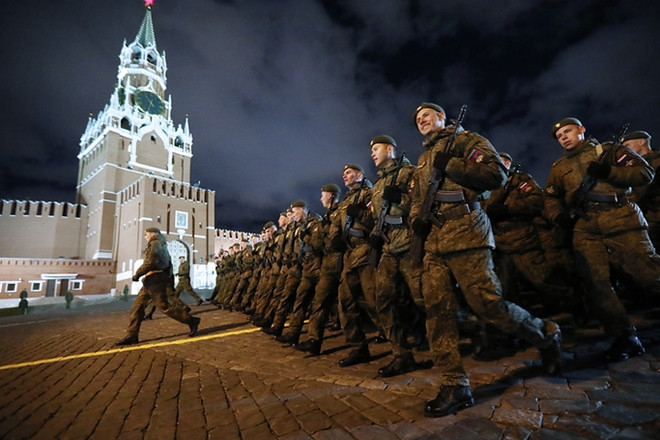 Hàng ngàn binh lính, khí tài Nga rầm rập kéo về Quảng trường Đỏ ảnh 1 hang ngan binh linh khi tai nga ram rap keo ve quang truong do