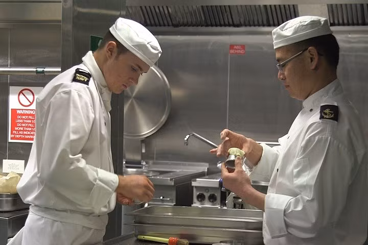 can canh tau san bay moi nhat va manh nhat cua hai quan anh