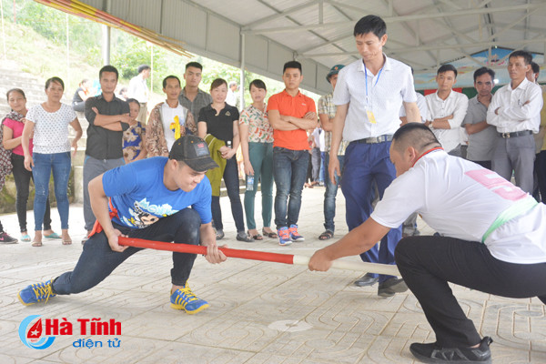 Độc đáo môn đẩy gậy tại Lễ hội Giỗ Tổ Hùng Vương năm 2018