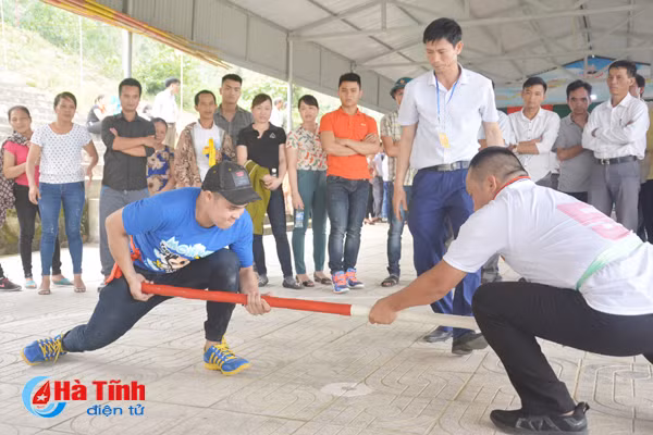Độc đáo môn đẩy gậy tại Lễ hội Giỗ Tổ Hùng Vương năm 2018