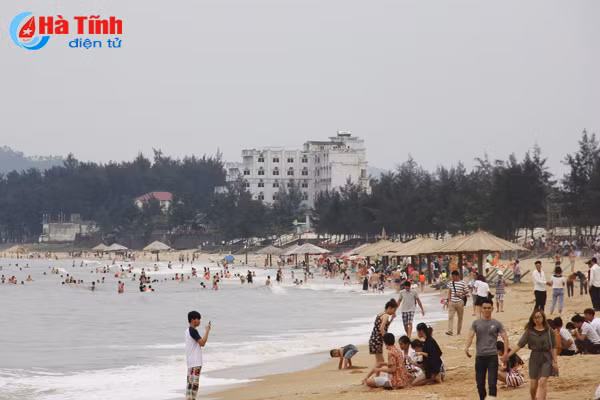 4 tháng, tổng mức bán lẻ hàng hóa của Hà Tĩnh tăng 6,68%