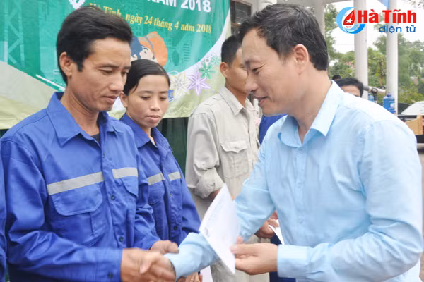 mitraco ha tinh ton vinh 7 cong nhan lao dong tieu bieu