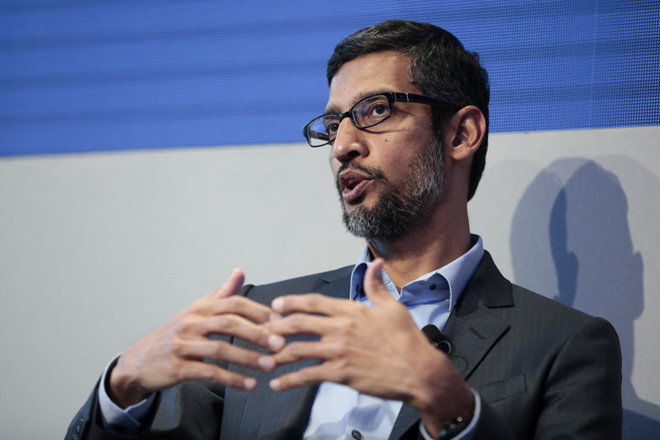 CEO Google, Sundar Pichai, có thể sẽ là người nối gót Zuckerberg điều trần tại quốc hội Mỹ. Ảnh: Bloomberg. google do tham nguoi dung gioi hon ca facebook