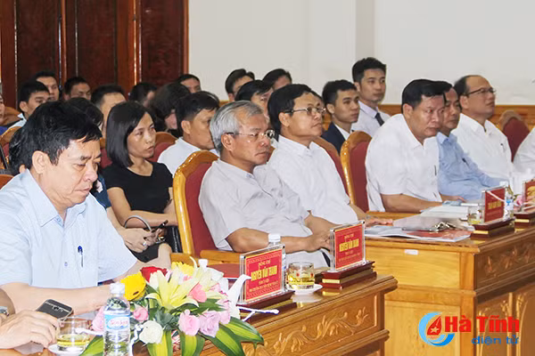 ha tinh ton vinh 50 cong nhan lao dong tieu bieu