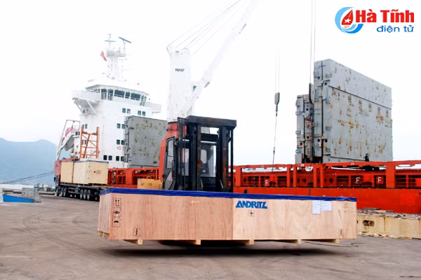 cong nghiep ha tinh dan dau ca nuoc ve chi so tang truong