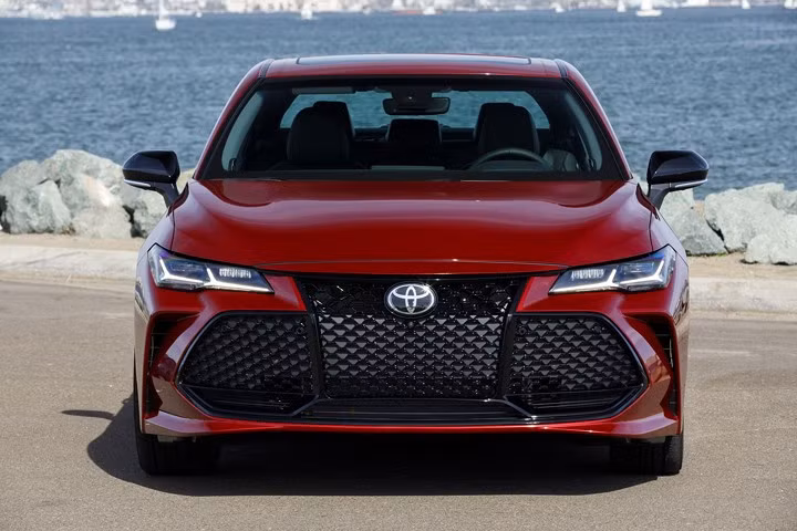 can canh toyota avalon 2019 co gia tu 35 000 usd