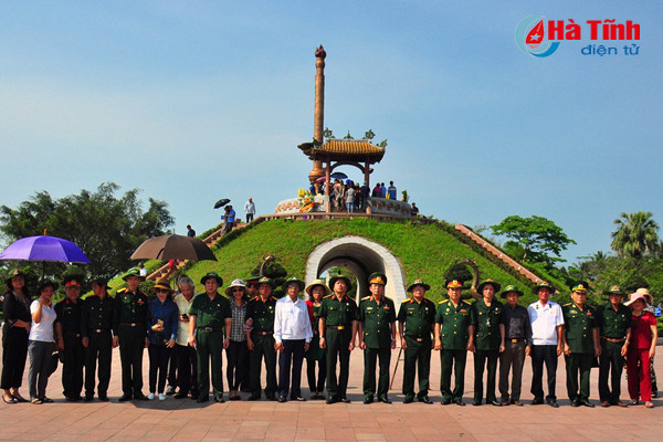 hoi ccb ha tinh to chuc ve tham chien truong xua tri an dong doi