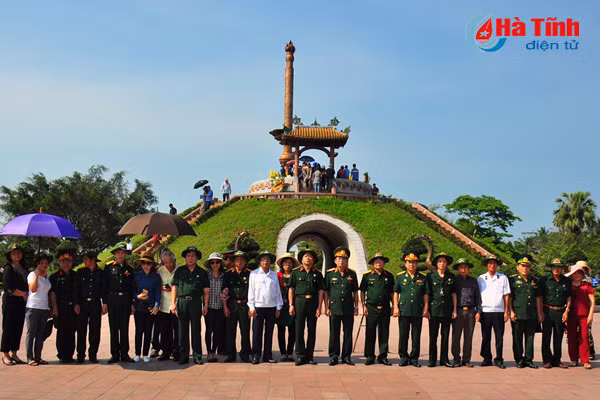 hoi ccb ha tinh to chuc ve tham chien truong xua tri an dong doi