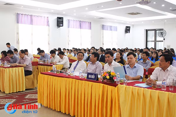 cong ty moi truong va do thi ha tinh don nhan huan chuong lao dong