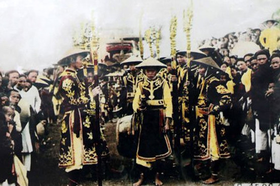 Lễ dâng hương đền Hùng vào năm 1904. Ảnh tư liệu. Lễ giỗ Tổ Hùng Vương 87 năm trước diễn ra như thế nào?