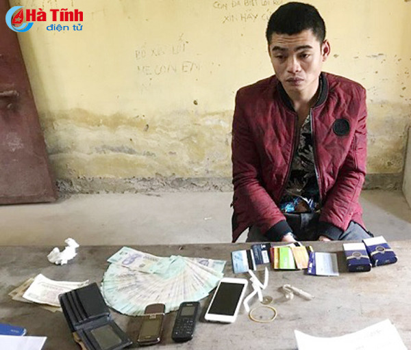 cuom 58 trieu dong o ha tinh ra vinh mua dien thoai xin