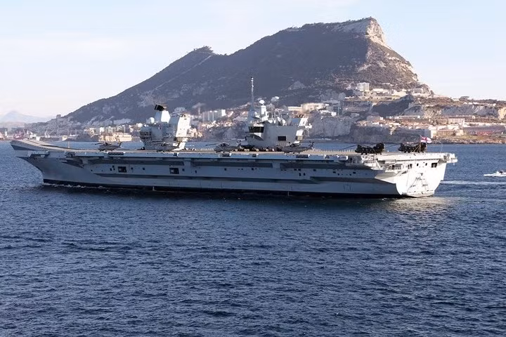 can canh tau san bay moi nhat va manh nhat cua hai quan anh