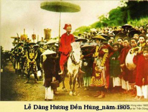 Hình ảnh về lễ dâng hương đền Hùng năm 1905. Ảnh tư liệu. Lễ giỗ Tổ Hùng Vương 87 năm trước diễn ra như thế nào?