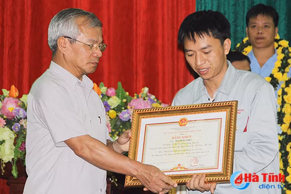 ha tinh ton vinh 50 cong nhan lao dong tieu bieu