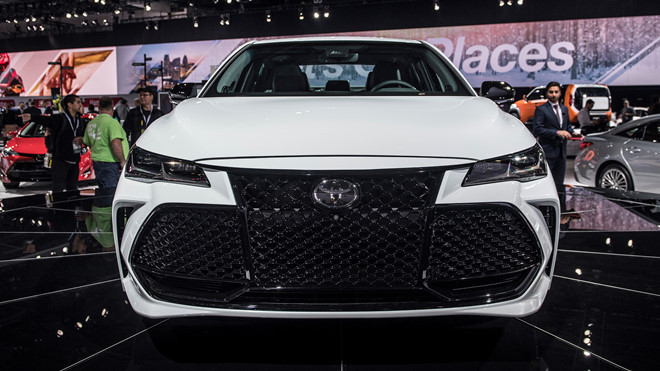 Toyota Avalon là một trong những nỗ lực chiếm giành thị phần phân khúc sedan ở Mỹ. Ảnh: Autoblog. toyota dang thay doi sau nhieu lan thua nhan bao thu