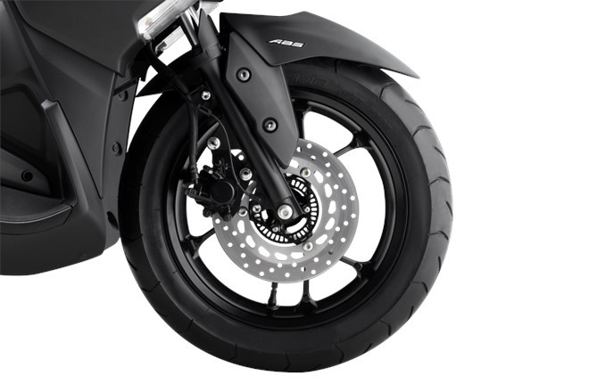 Nhờ ABS, xe không bị trượt bánh khi phanh gấp. mua xe tay ga nen uu tien tinh nang nao