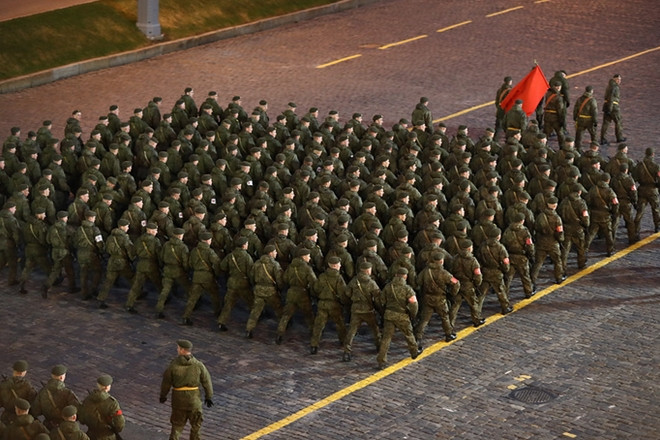 Hàng ngàn binh lính, khí tài Nga rầm rập kéo về Quảng trường Đỏ ảnh 7 hang ngan binh linh khi tai nga ram rap keo ve quang truong do