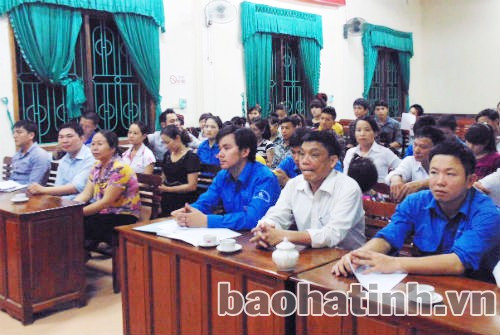 Tôn tạo tượng đài anh hùng liệt sỹ Lý Tự Trọng giữa rừng chè Hương Khê