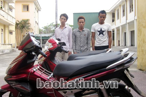 Từ trái qua: Hán Văn Quyết, Trần Đình Giang và Phạm Ngọc Anh